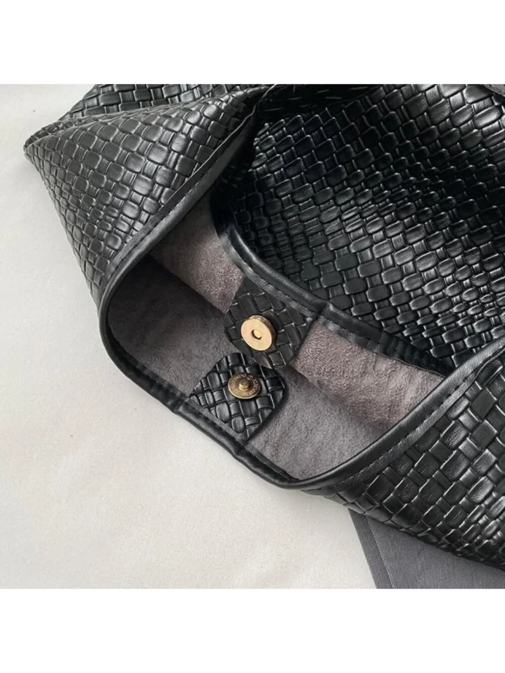 Stylish Vegan Leather Tote Bag for Women - Large Capacity Hobo Shoulder Handbag
